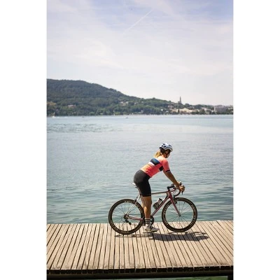 CamelBak 21oz Podium Chill Insulated Squeeze Water Bottle - White/Black 7 CamelBak 21oz Podium Chill Insulated Squeeze Water Bottle - White/Black - Image 5